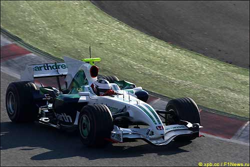 Лукас ди Грасси на тестах в Барселоне